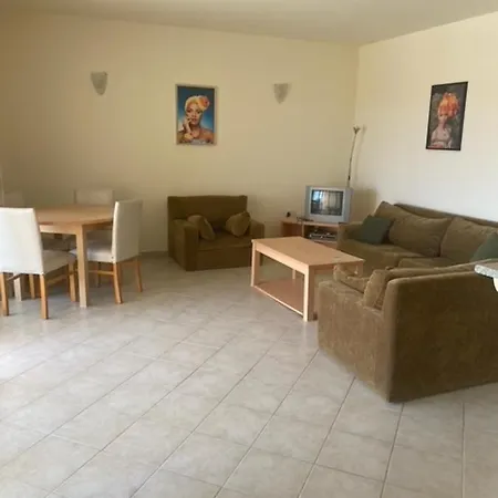 Apartment 2-bed Apartment, Seaview Resort, Large Communal Pool *