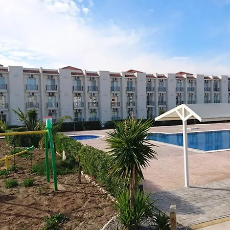 2-bed Apartment, Seaview Resort, Large Communal Pool Apartament *