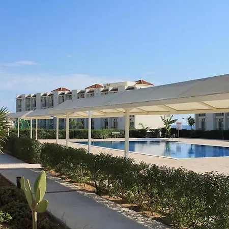 Apartment 2-bed Apartment, Seaview Resort, Large Communal Pool *